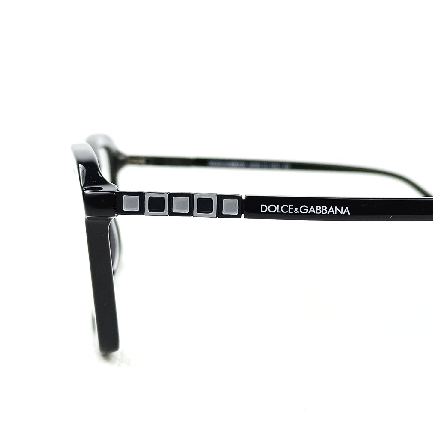 D&G EYEWEAR