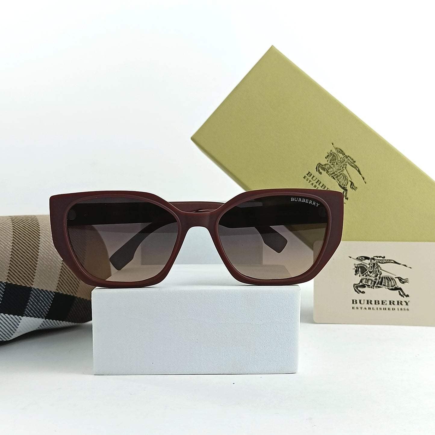 BURBERRY SUNGLASS