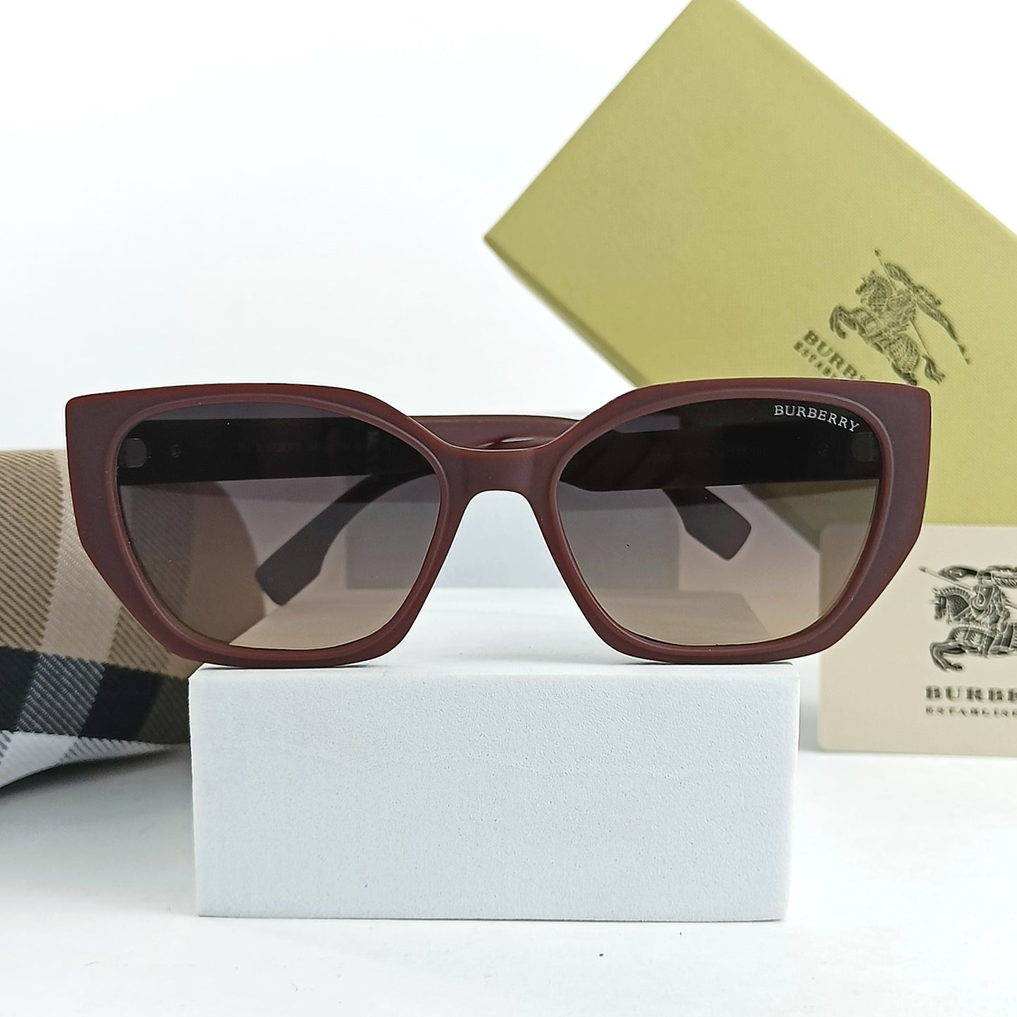 BURBERRY SUNGLASS