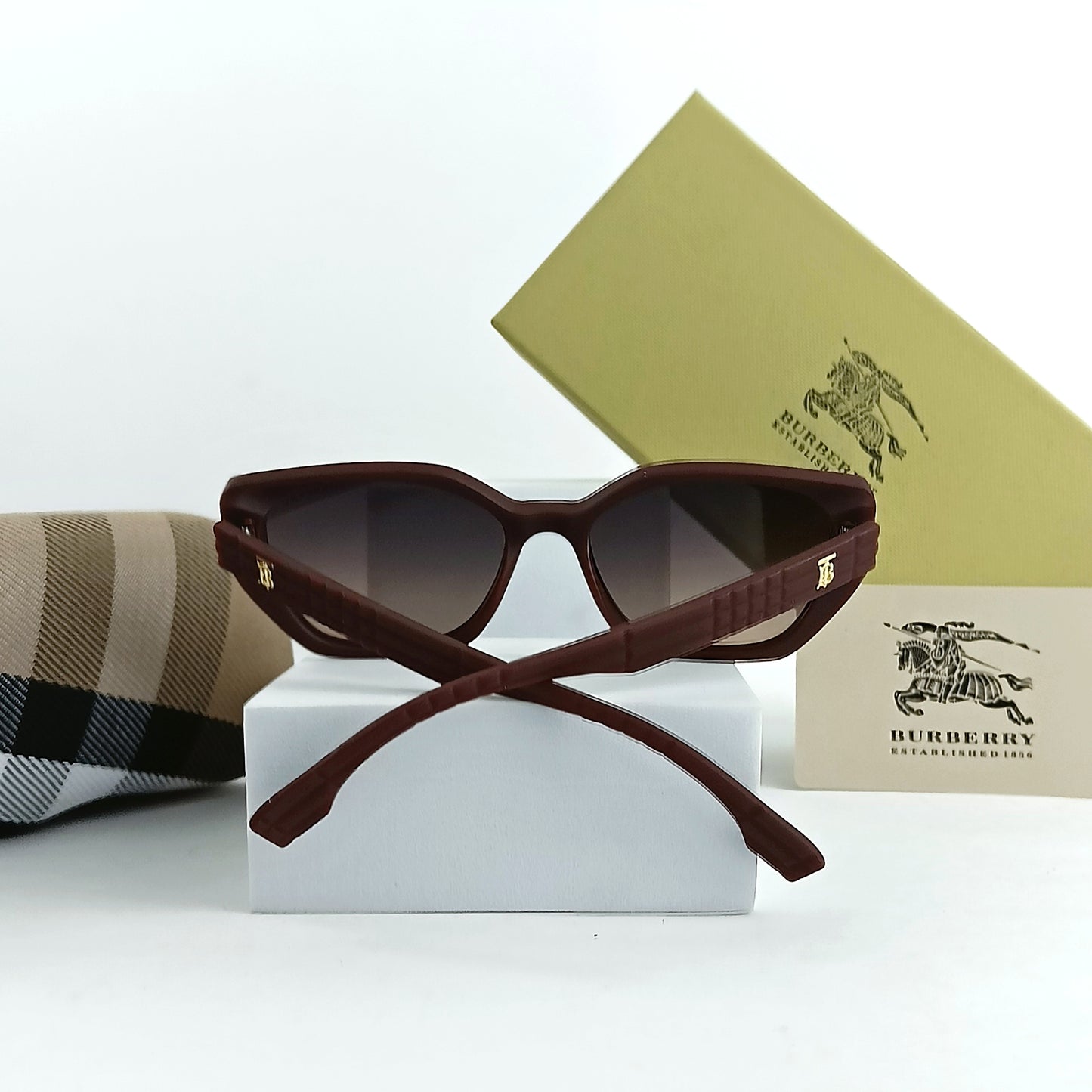 BURBERRY SUNGLASS