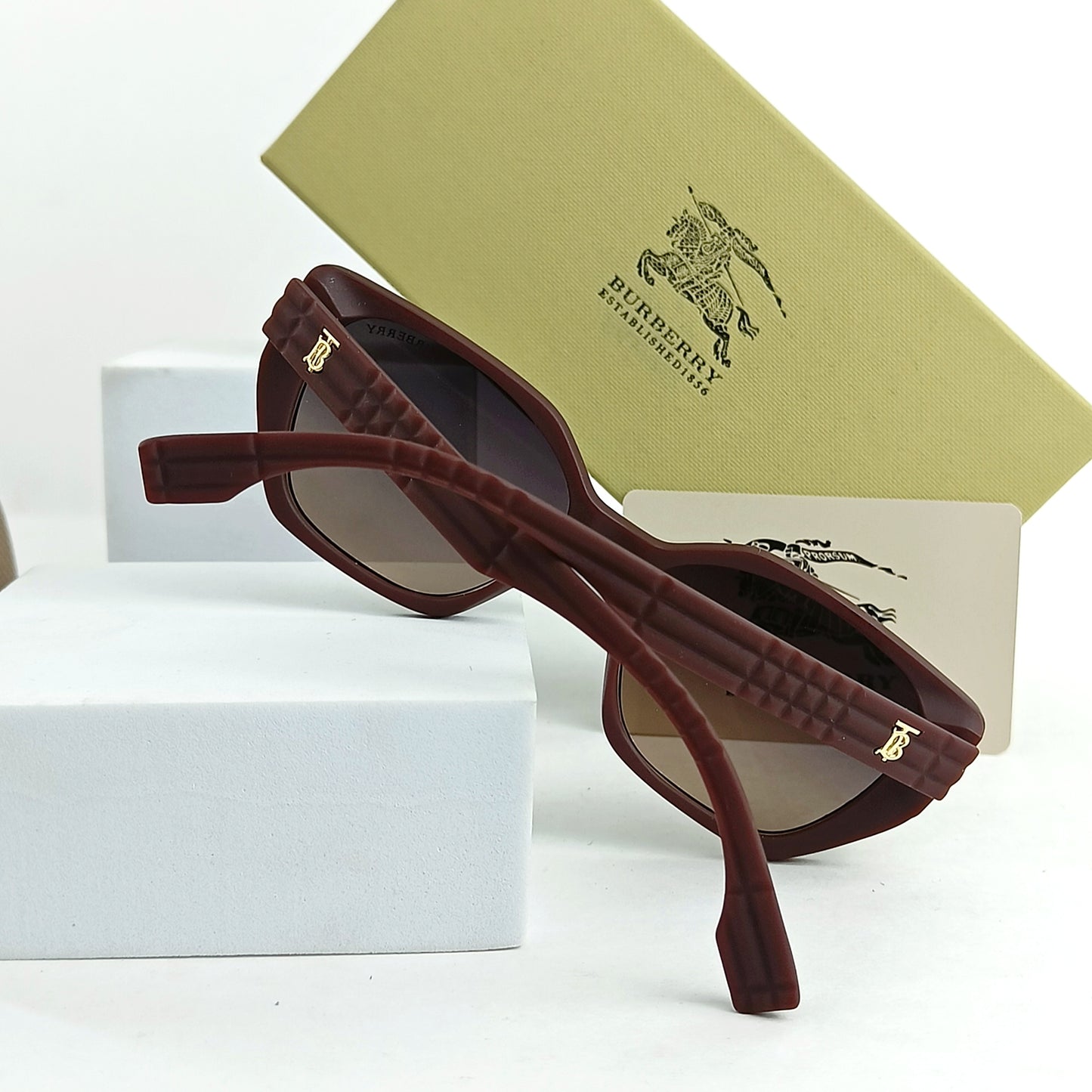 BURBERRY SUNGLASS