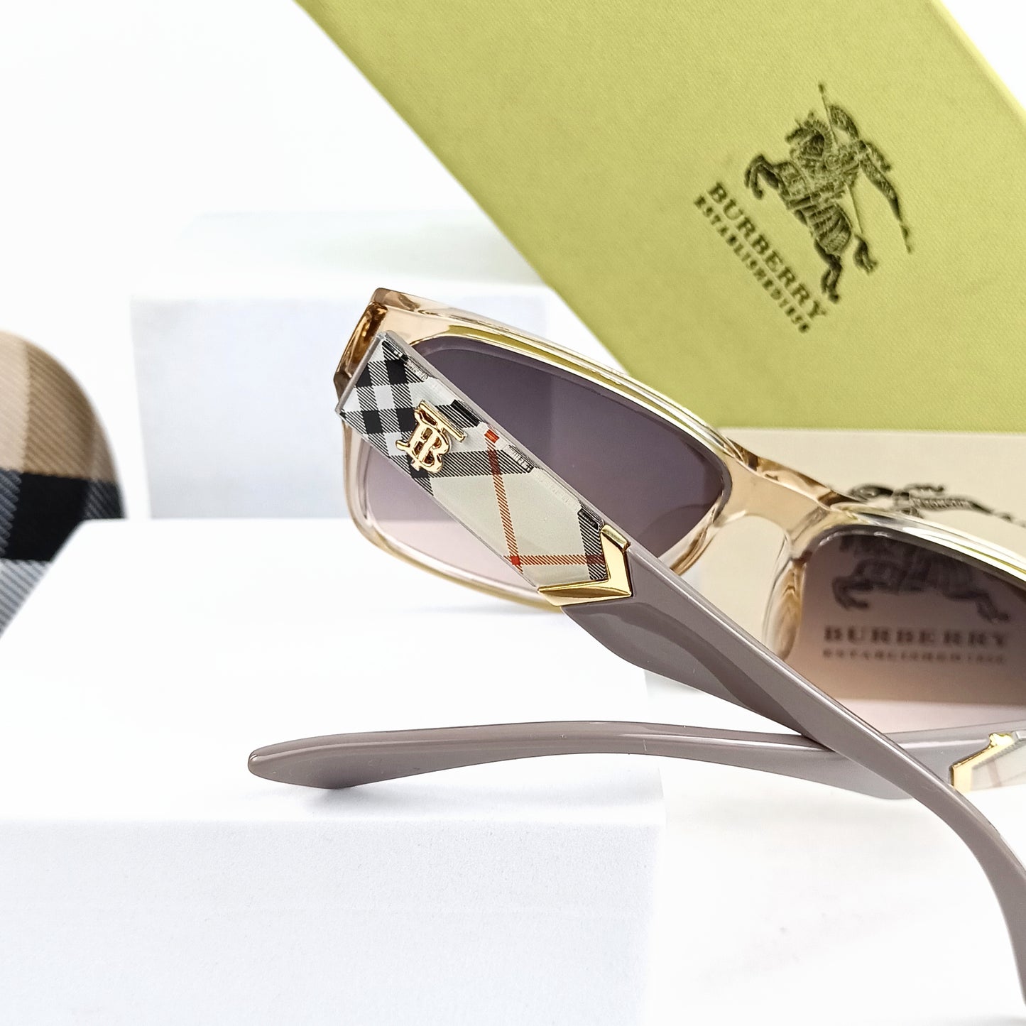 BURBERRY SUNGLASS