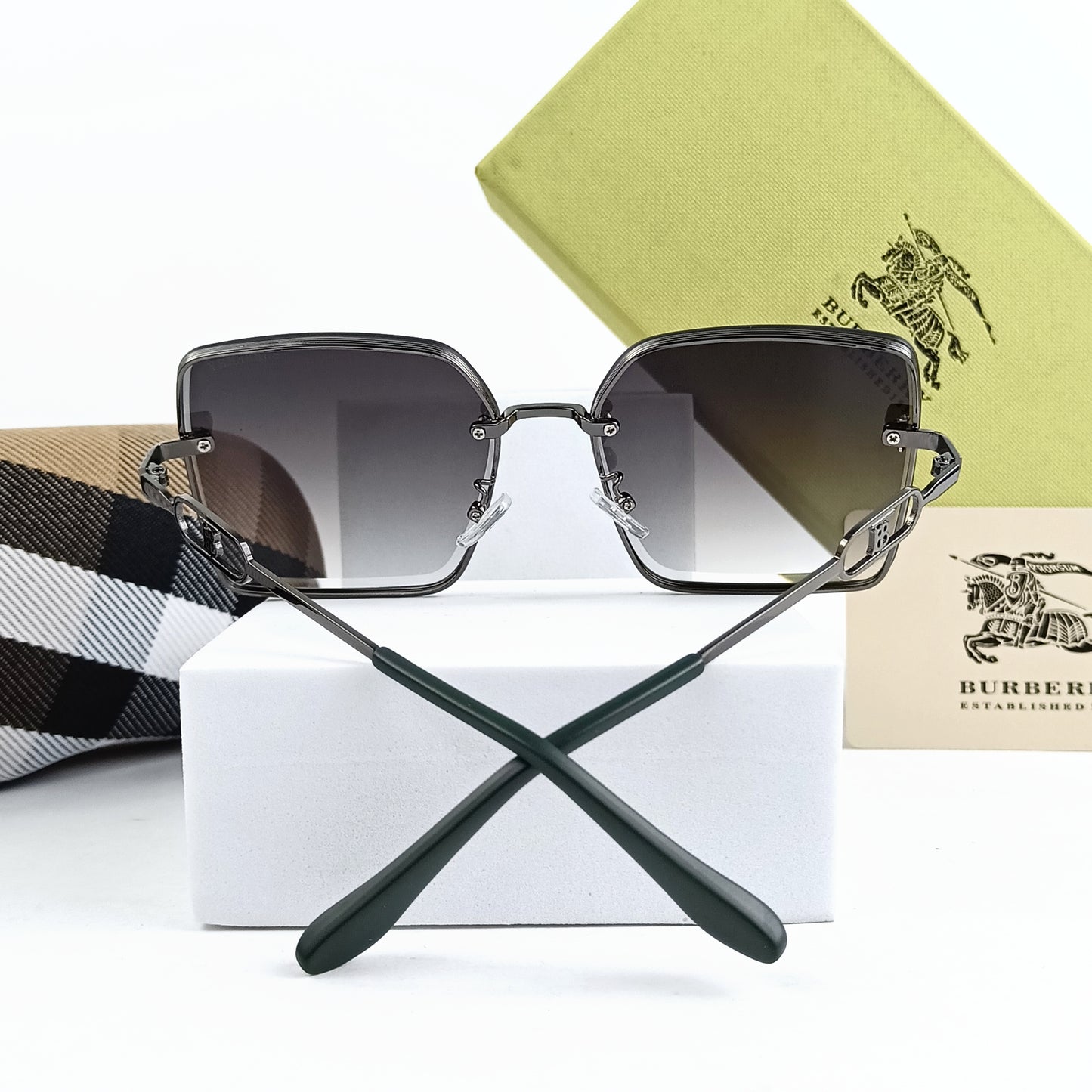 BURBERRY SUNGLASS