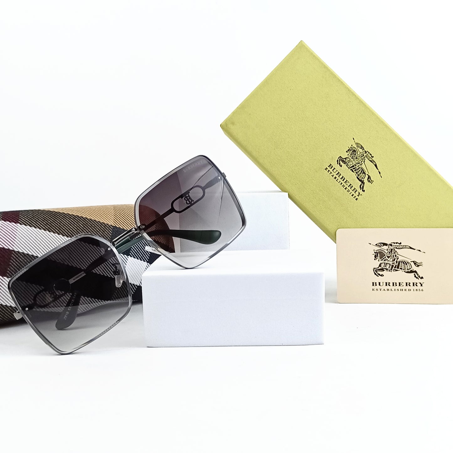 BURBERRY SUNGLASS