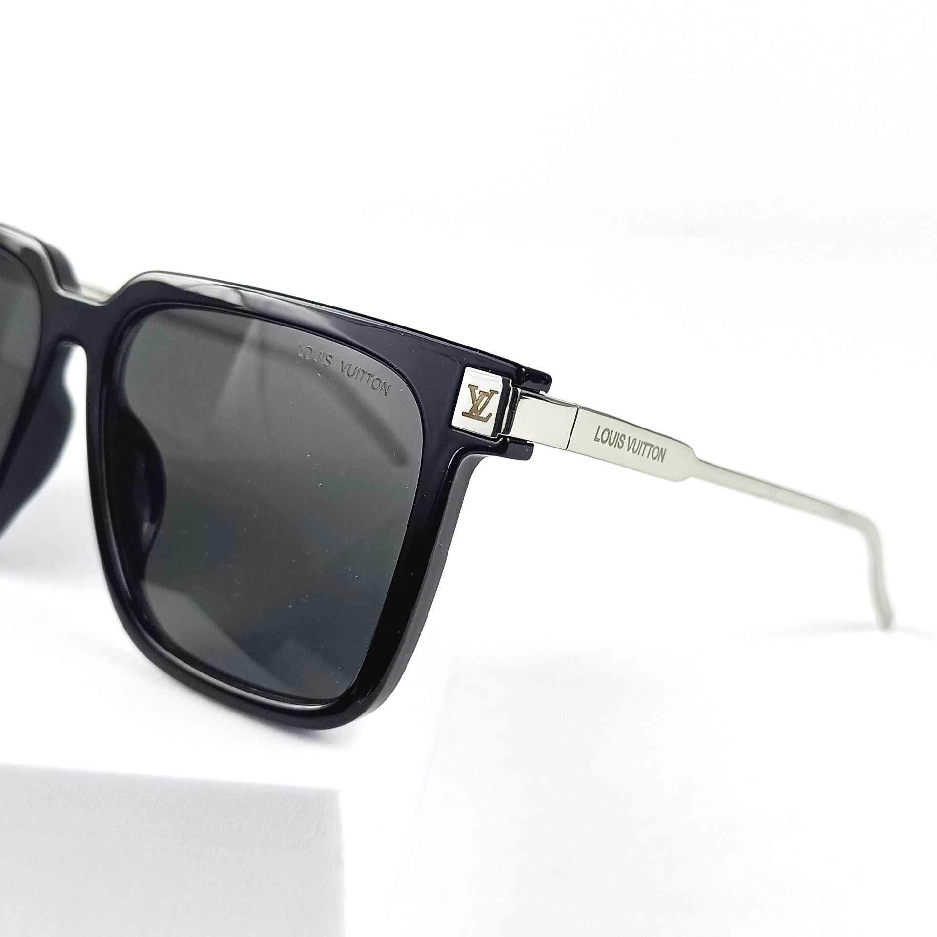 LUIS VUITTON SUNGLASS