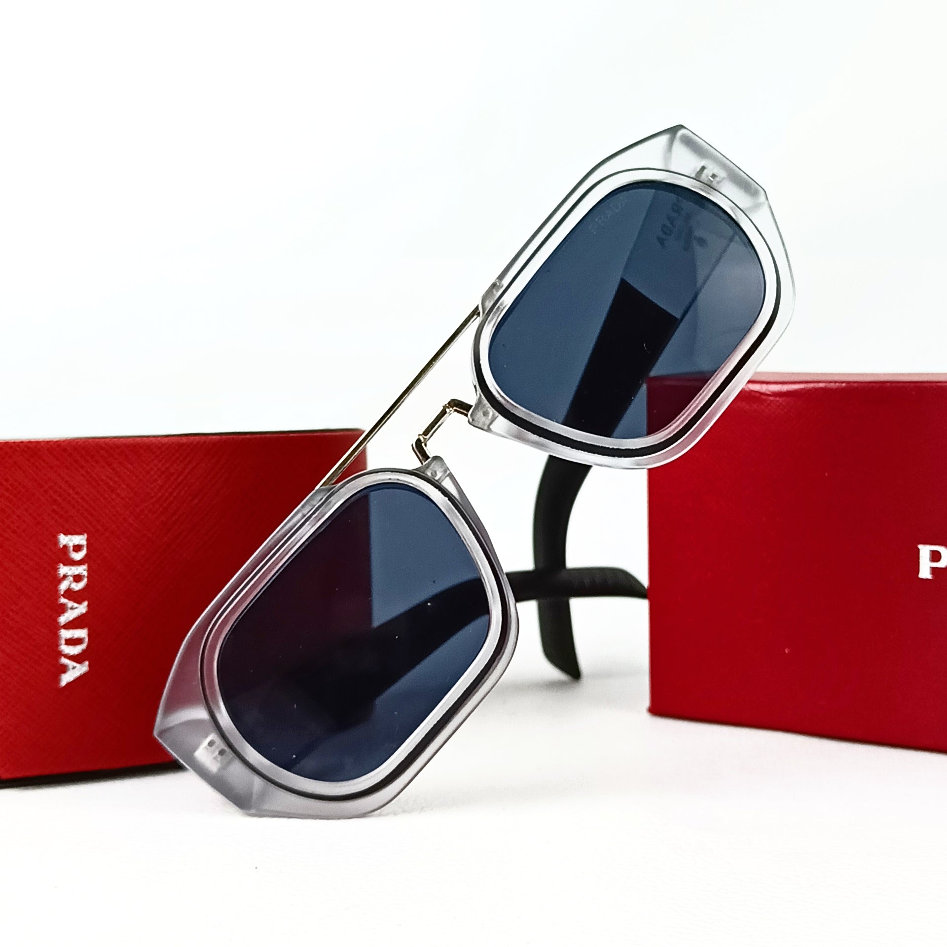 PRADAA SUNGLASS