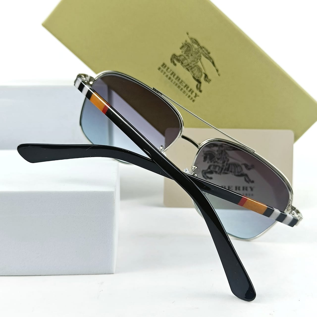 BURBERRY SUNGLASS