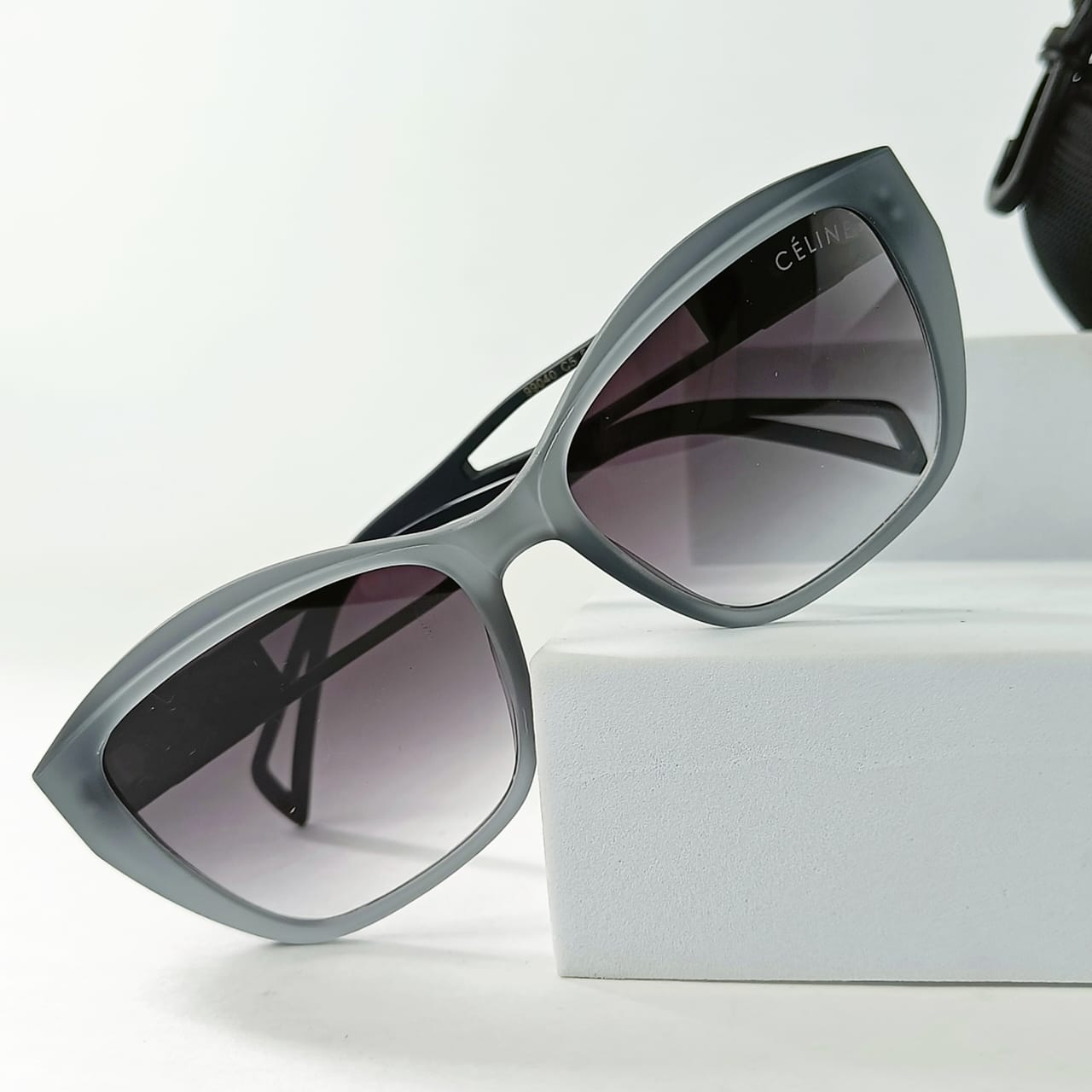 CHANEL SUNGLASS