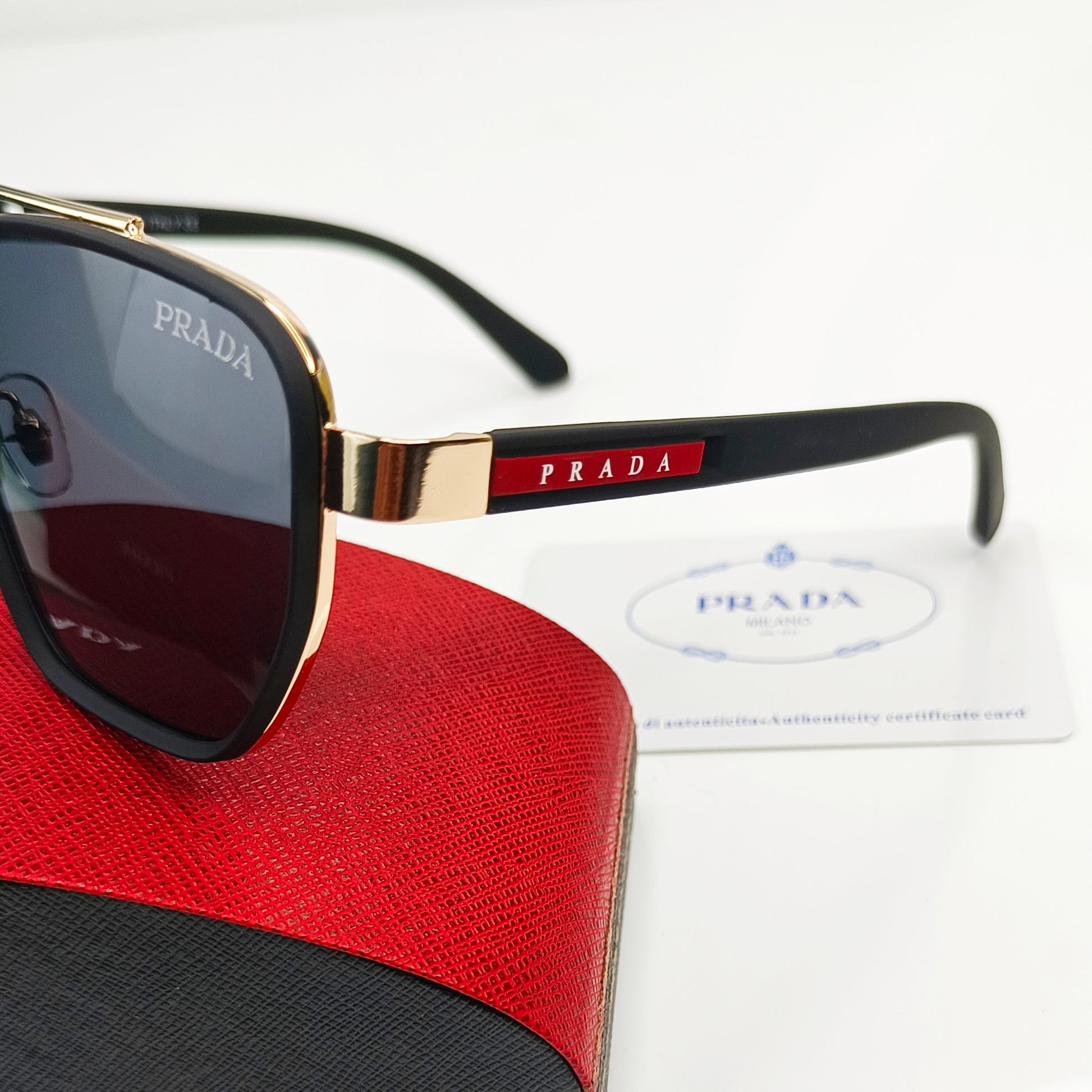 PRADA SUNGLASS