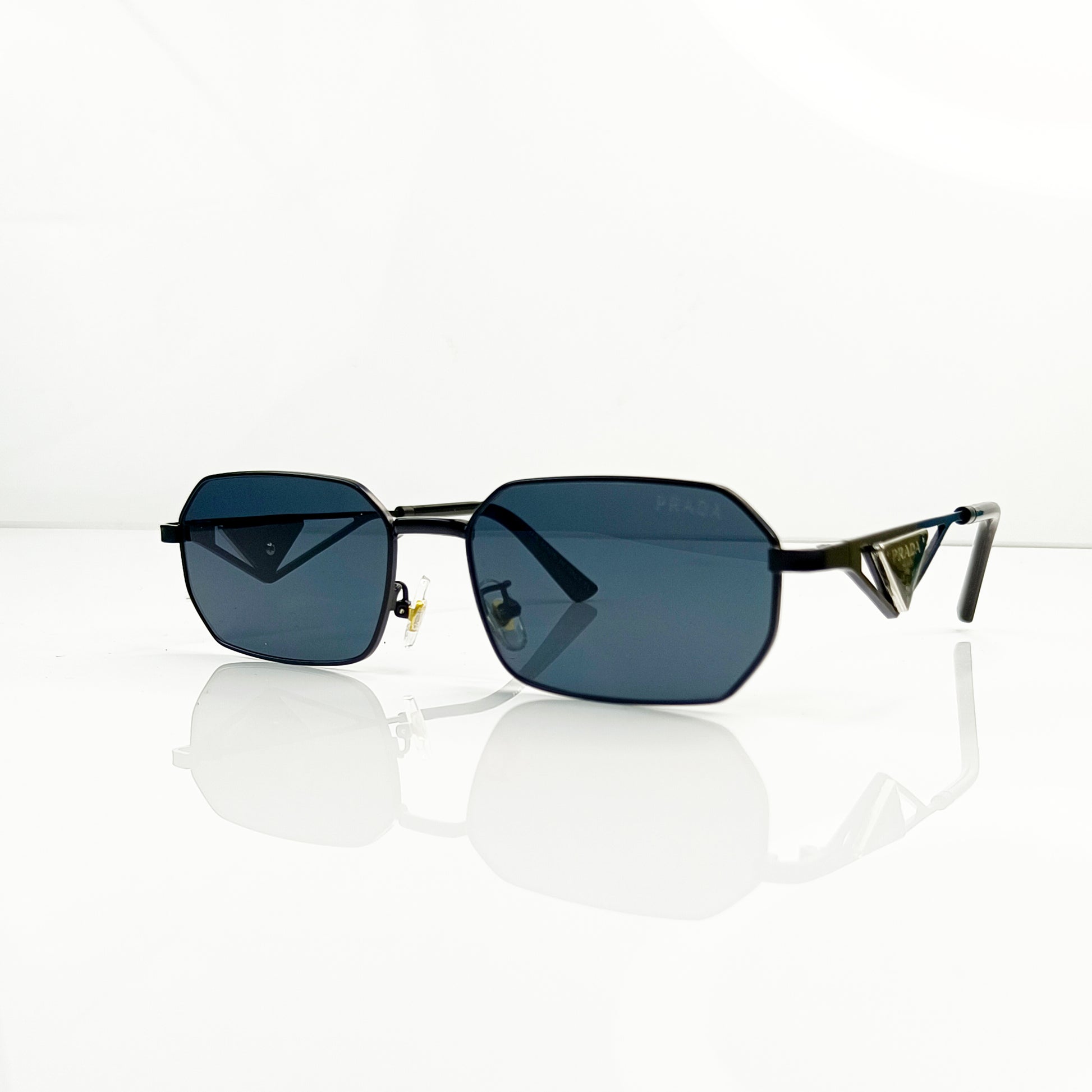PRADA SUNGLASS