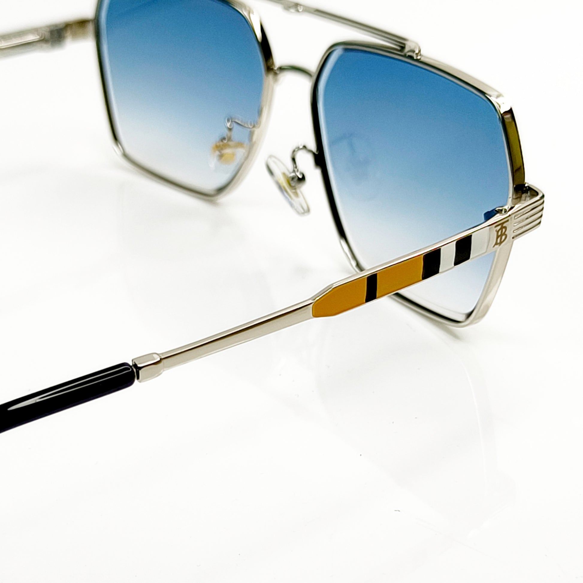BURBERRY SUNGLASS